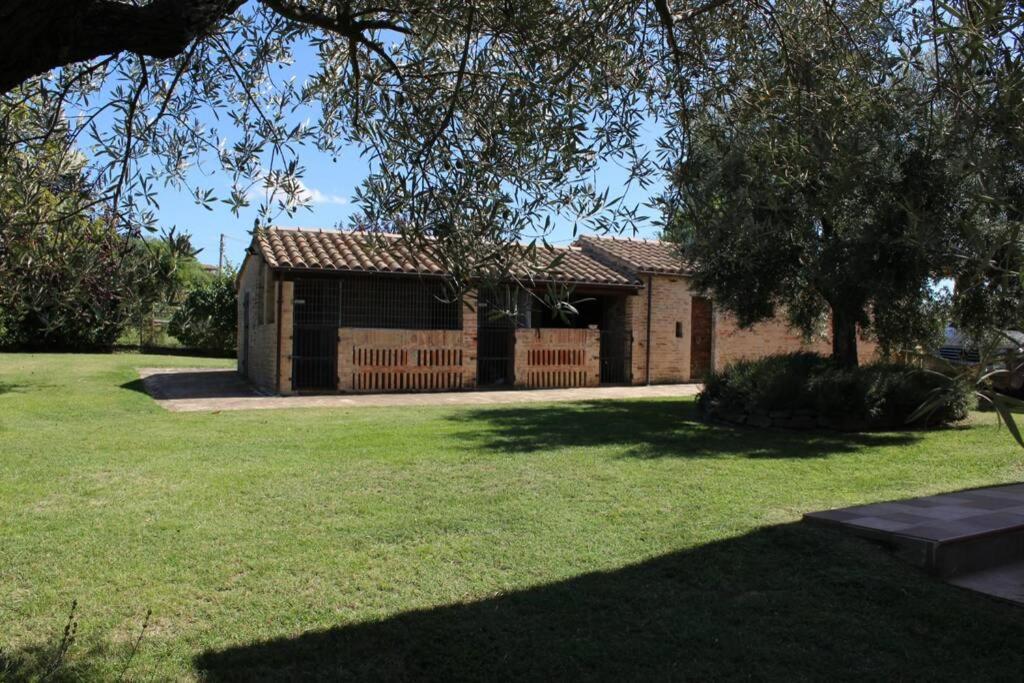 Casa Kikenda, Viaggio Nella Natura Treia ภายนอก รูปภาพ